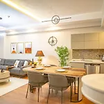 Sirius Town By Antalyasuites *